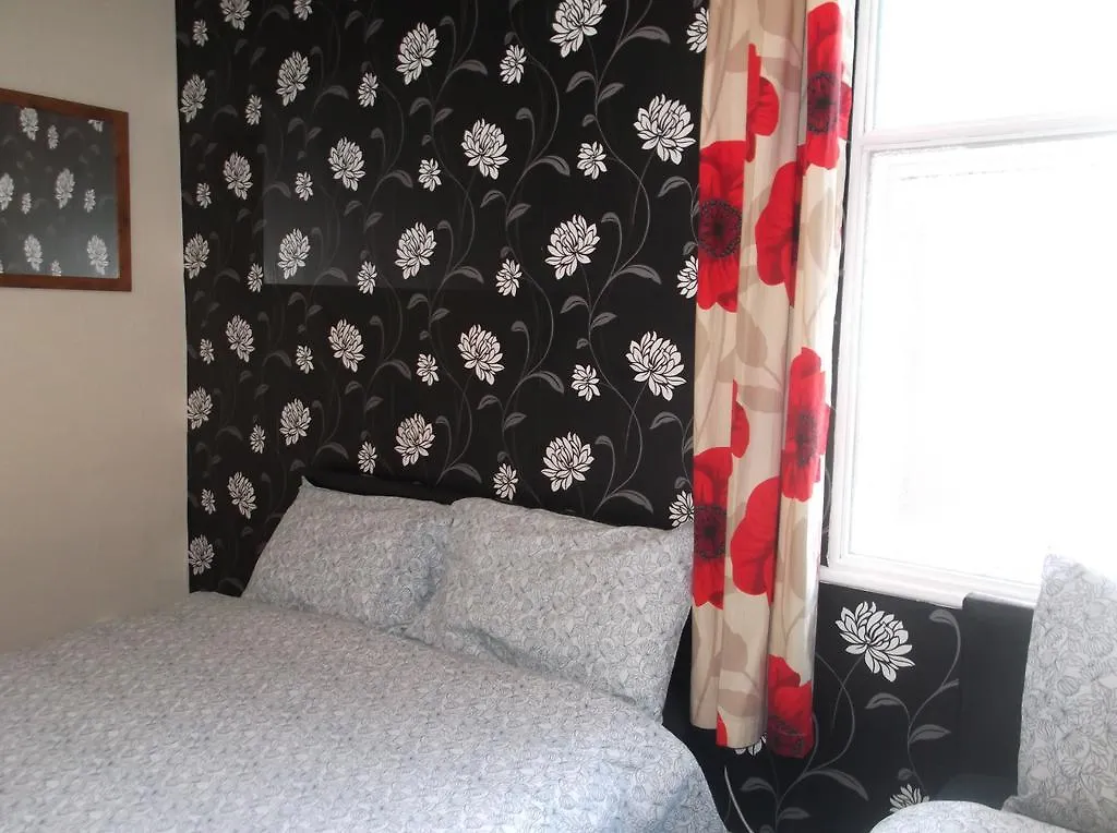 Derwent Bed and Breakfast Blackpool 3*,  Reino Unido